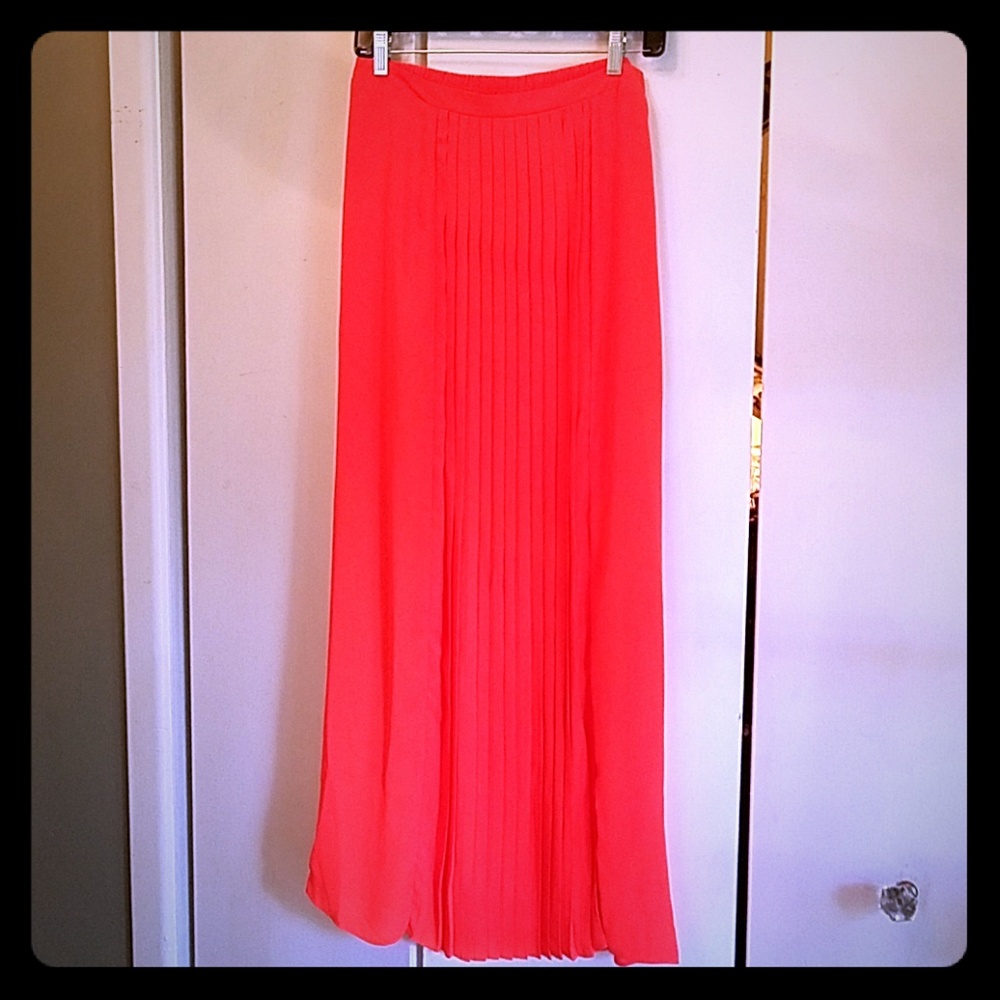 Skies are blue skirt